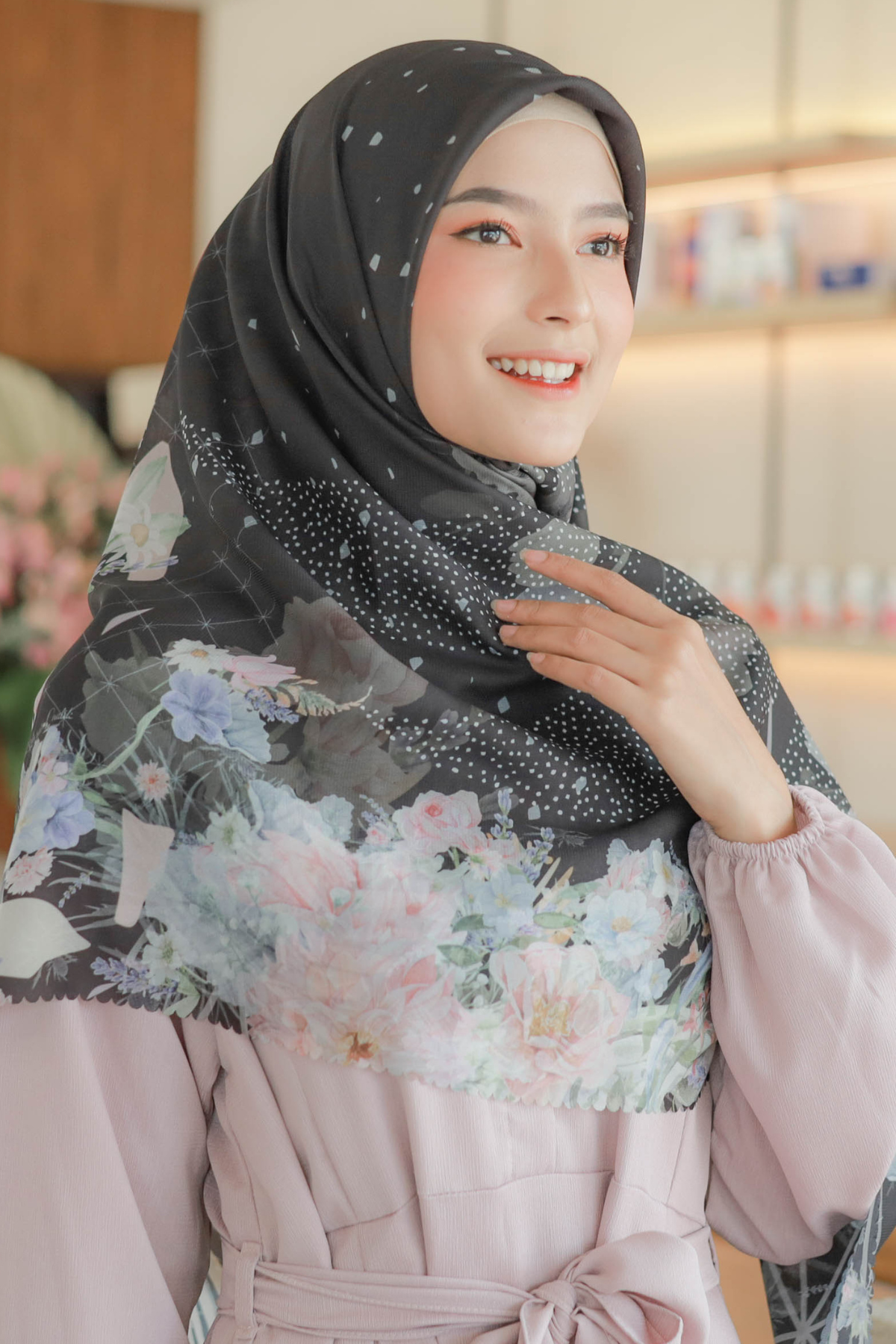 Dahlia - Scarf Square Premium Polycotton XL | Black - JH97.1