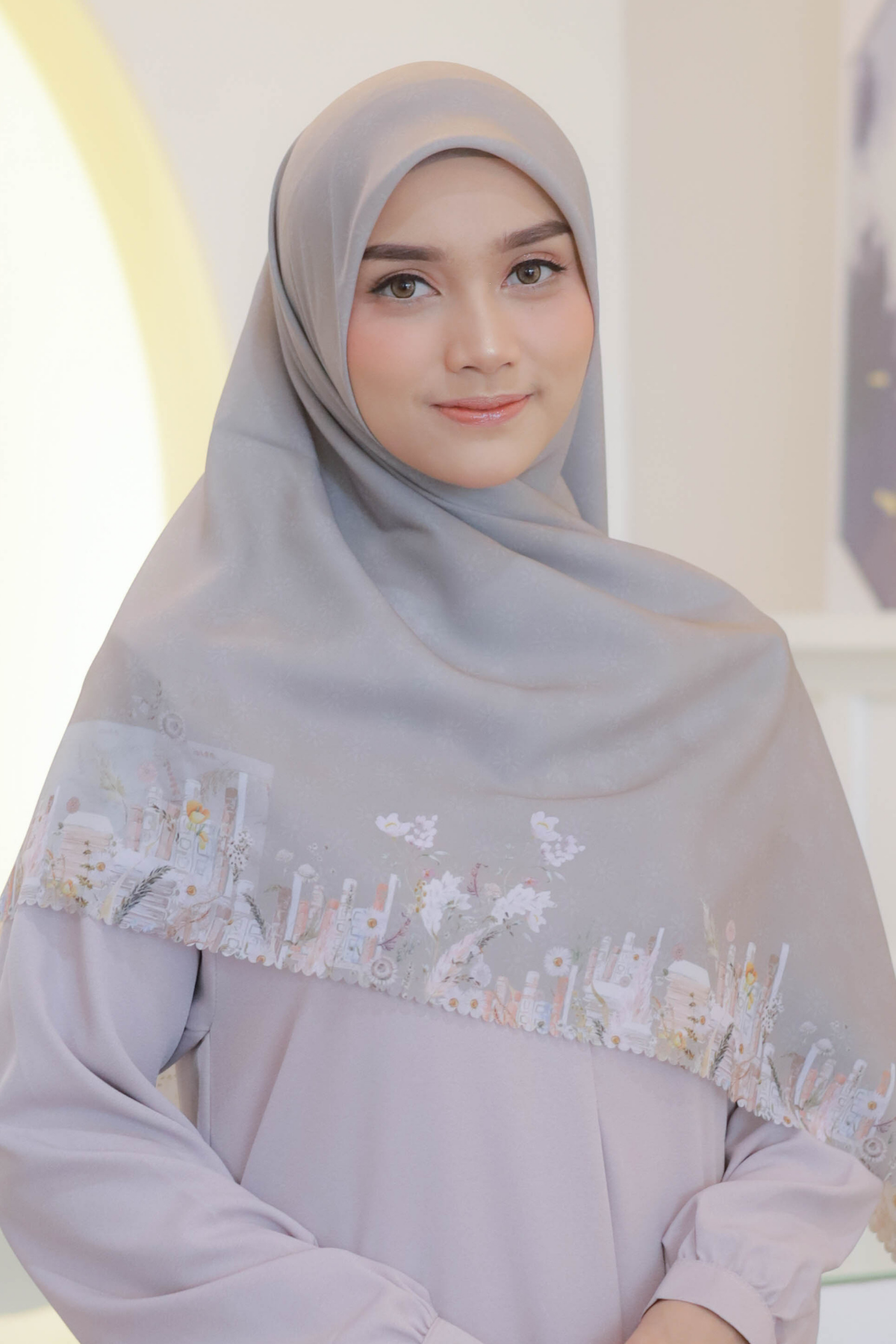 Zinnia JUMBO Mini Pattern - Scarf Square Premium Polycotton XL | Harvest Grey - NM73.6