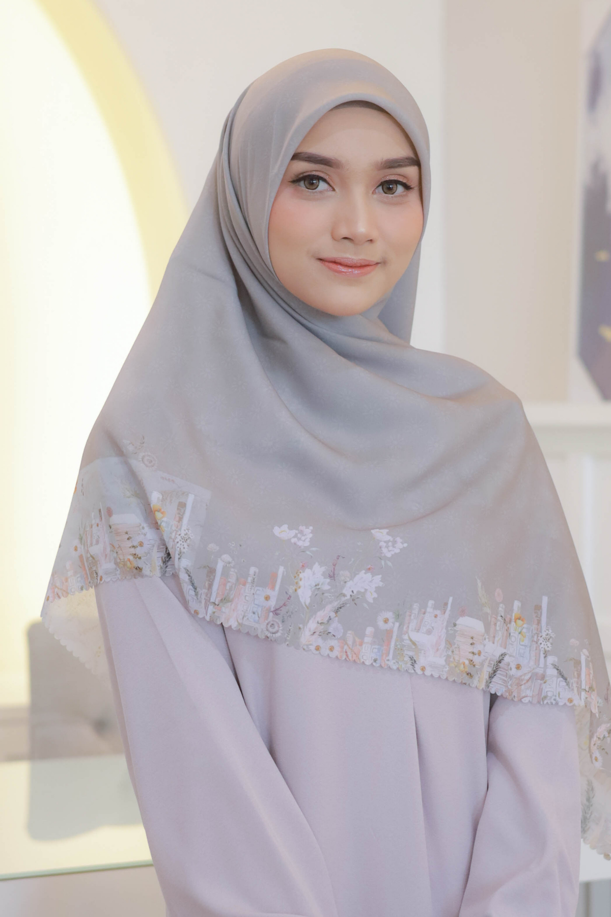 Zinnia JUMBO Mini Pattern - Scarf Square Premium Polycotton XL | Harvest Grey - NM73.6