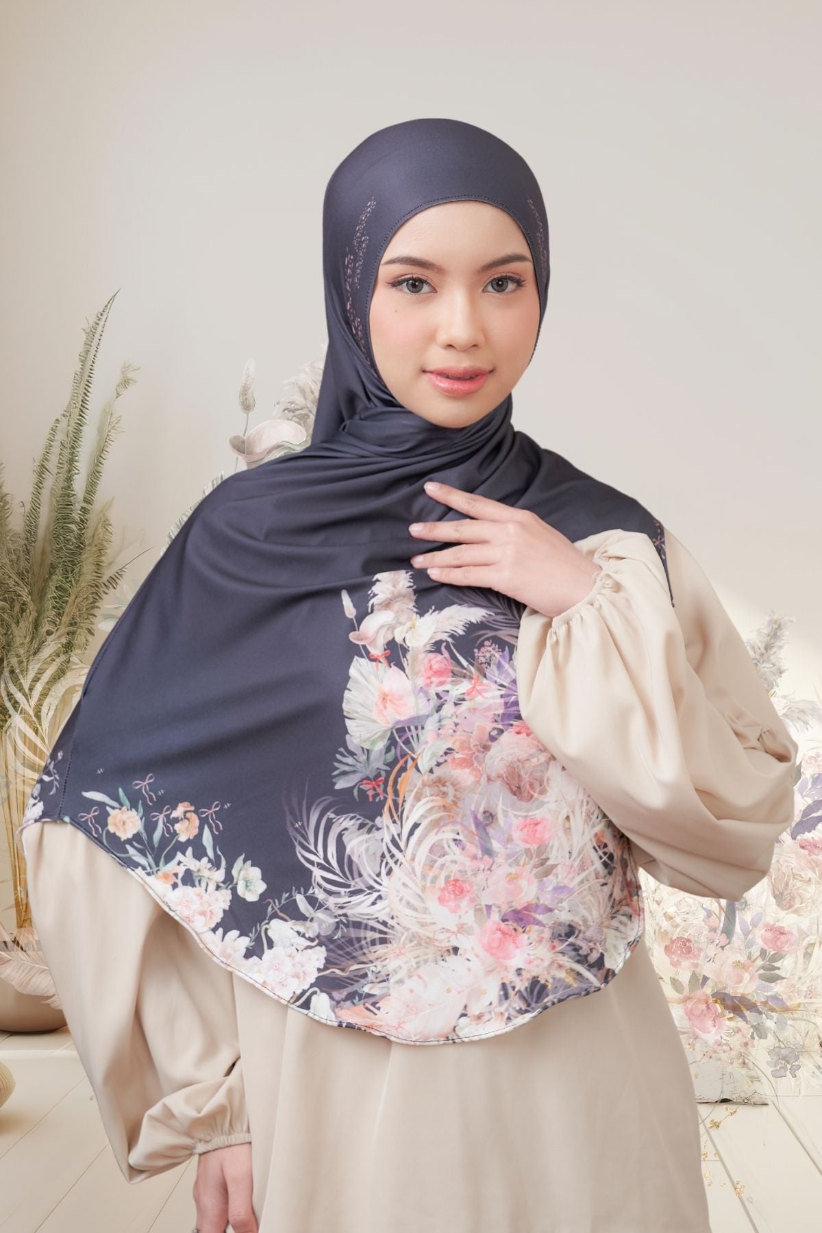 [ BUY 3 GET 1 FREE HIJAB ] Runa Emily - RE46.1 Black