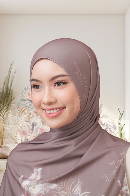 [ BUY 3 GET 1 FREE HIJAB ] Runa Emily - RE46.3 Cocoa