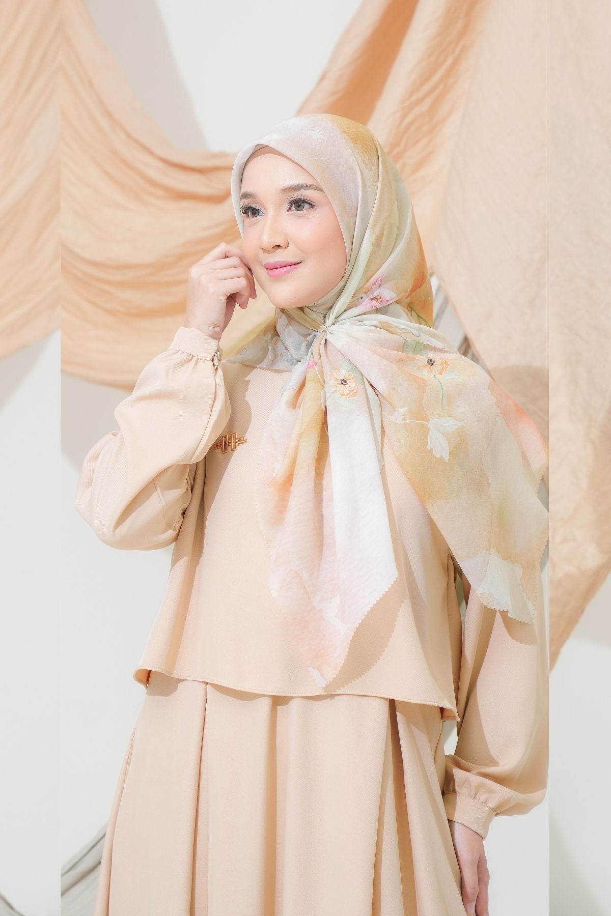 Lynn Scarf - AY34.11 AL34.11 AJ34.11 Moon