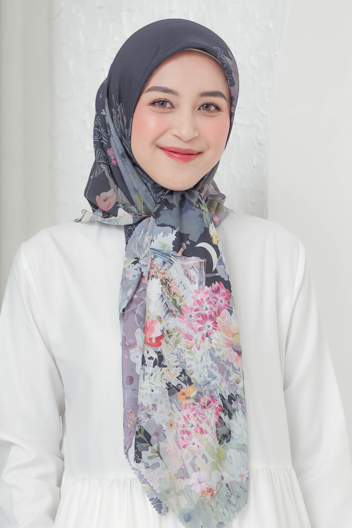 [ BUY 3 GET 1 FREE HIJAB ] Verbena - Scarf Square British Voal - Black - VR26.1
