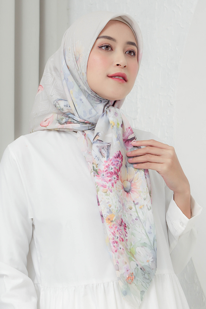 [ BUY 3 GET 1 FREE HIJAB ] Verbena - Scarf Square British Voal - Creamy - VR26.13