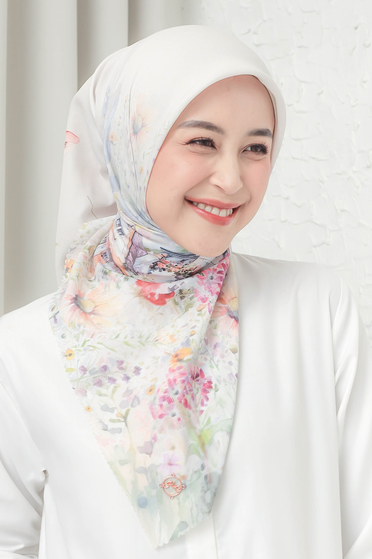 [ BUY 3 GET 1 FREE HIJAB ] Verbena - Scarf Square British Voal - Buttercream - VR26.14