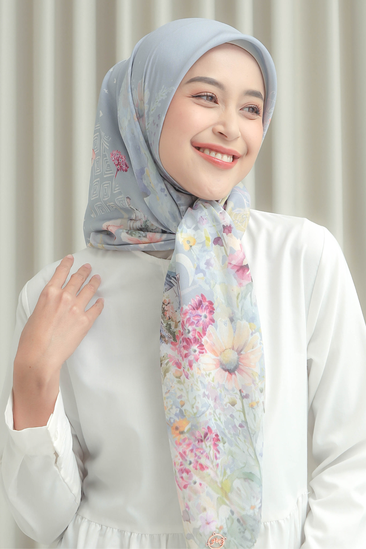 [ BUY 3 GET 1 FREE HIJAB ] Verbena - Scarf Square British Voal - Ash Grey - VR26.15