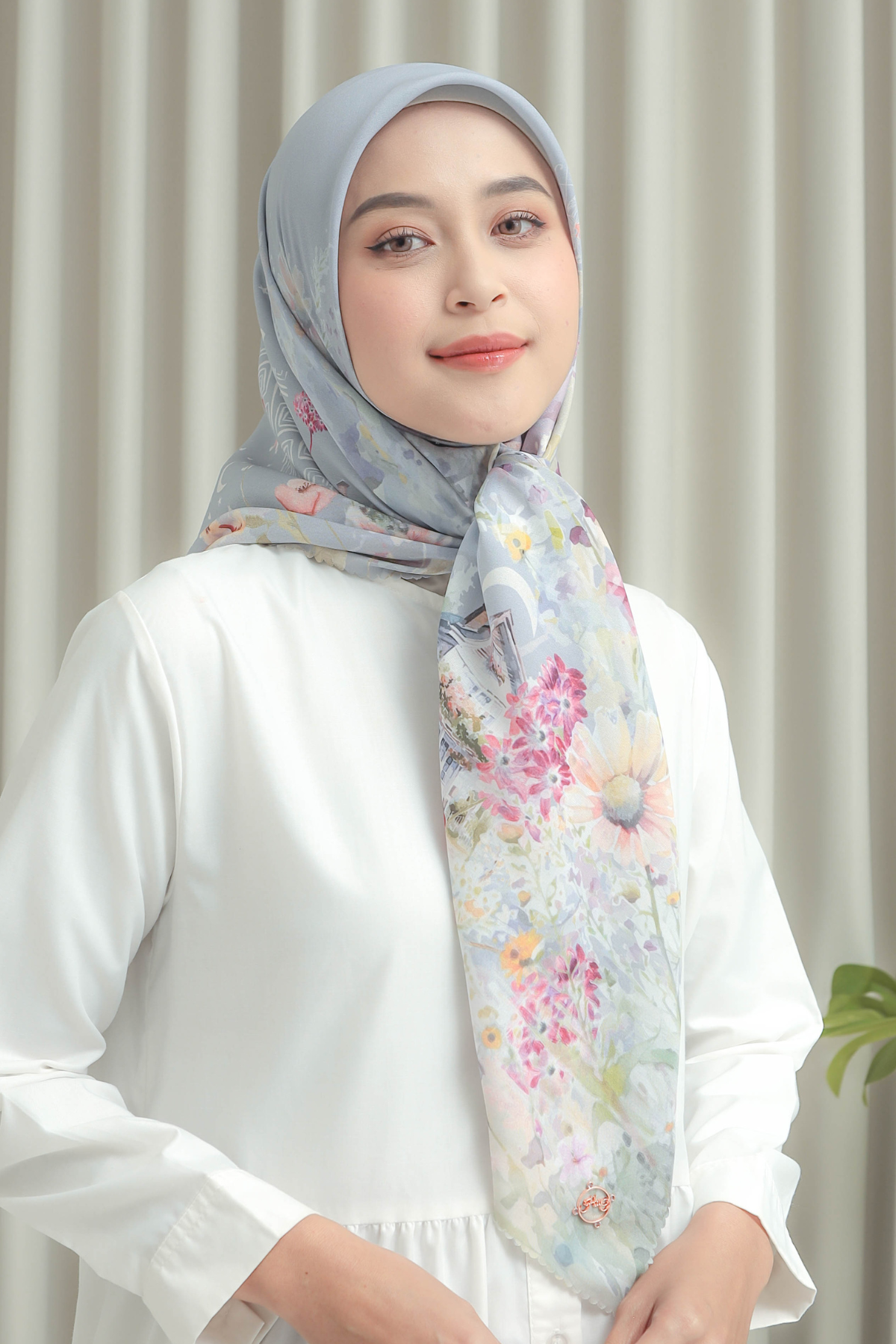 [ BUY 3 GET 1 FREE HIJAB ] Verbena - Scarf Square British Voal - Ash Grey - VR26.15