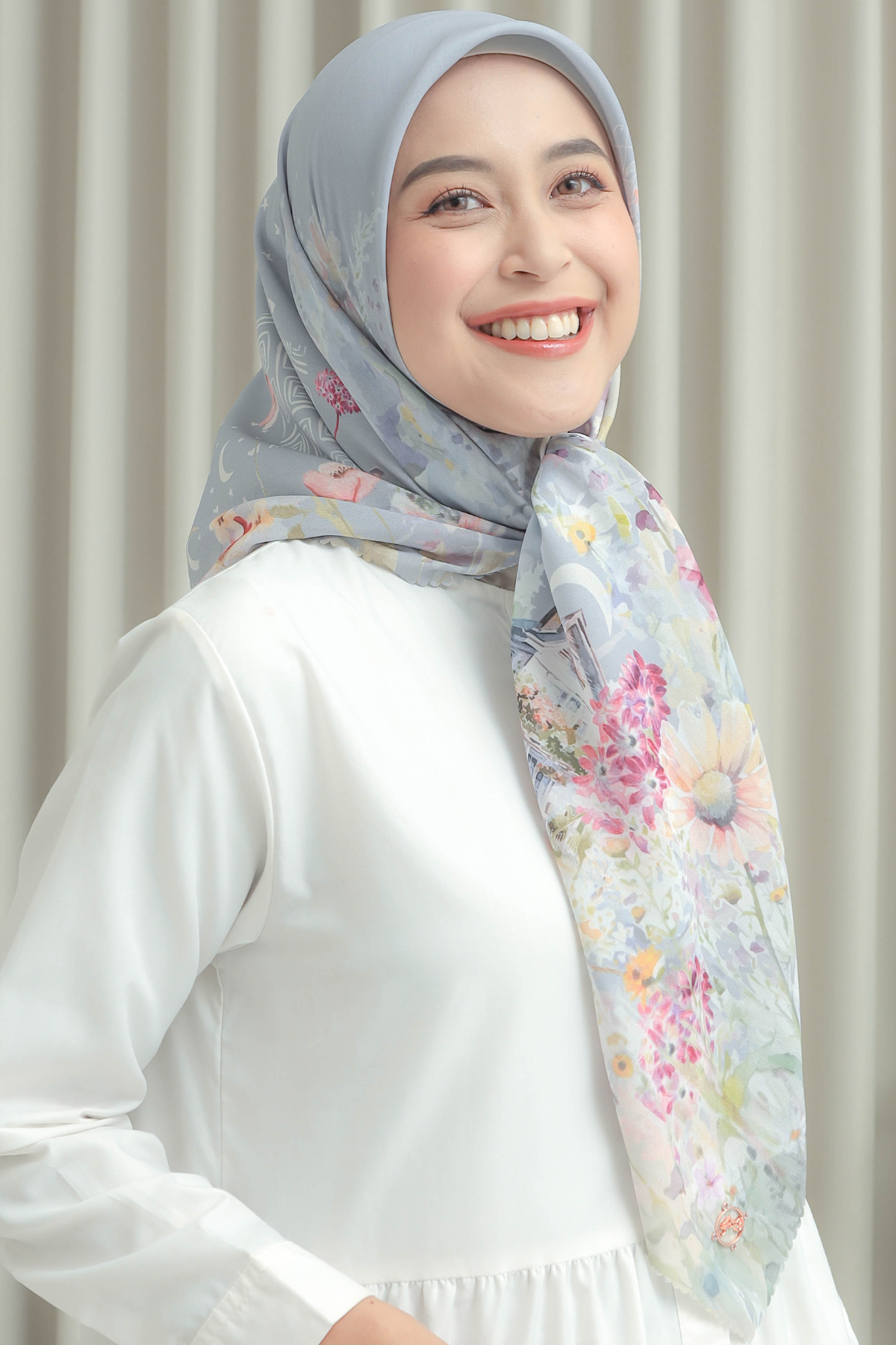 [ BUY 3 GET 1 FREE HIJAB ] Verbena - Scarf Square British Voal - Ash Grey - VR26.15