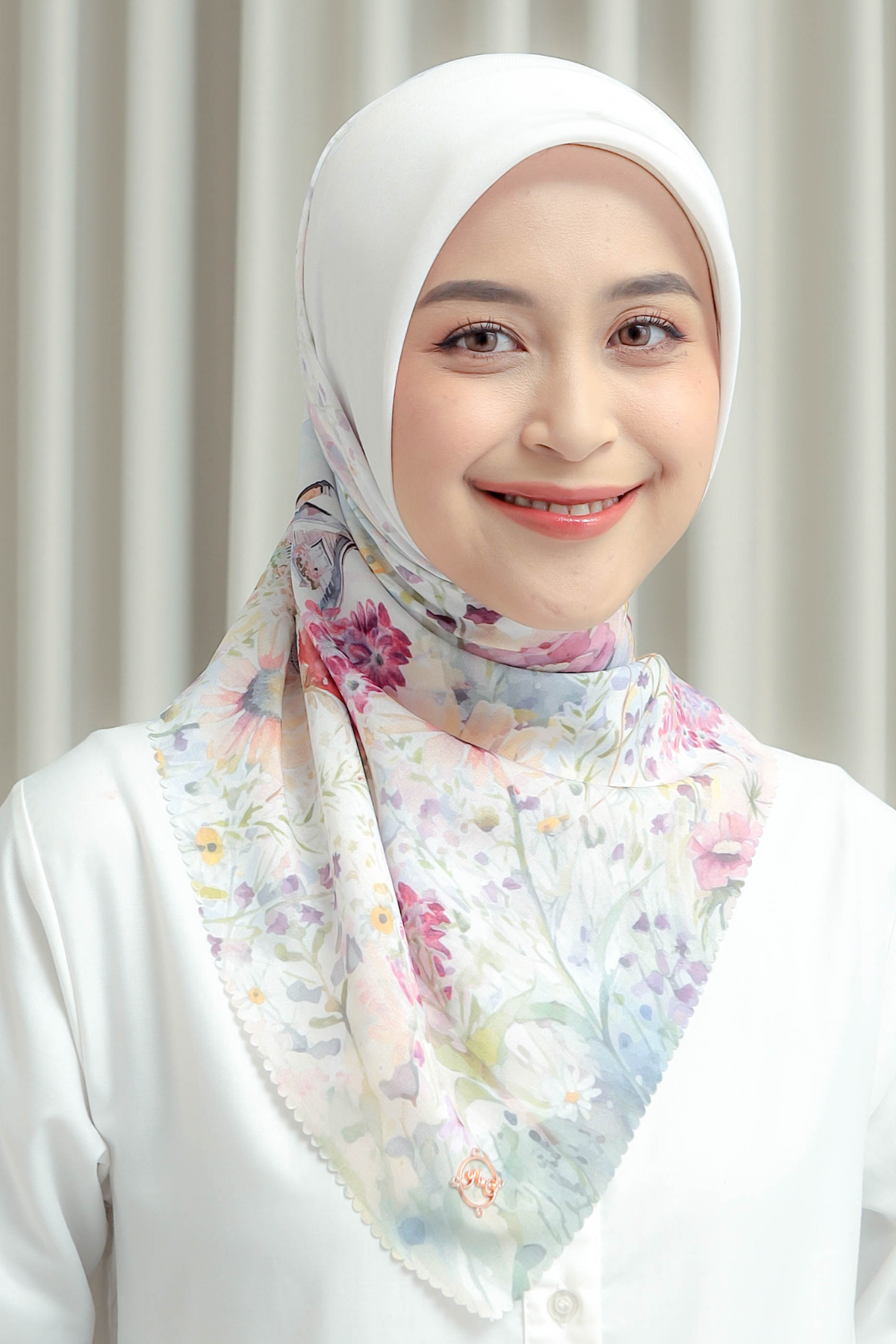 [ BUY 3 GET 1 FREE HIJAB ] Verbena - Scarf Square British Voal - Snow White - VR26.4