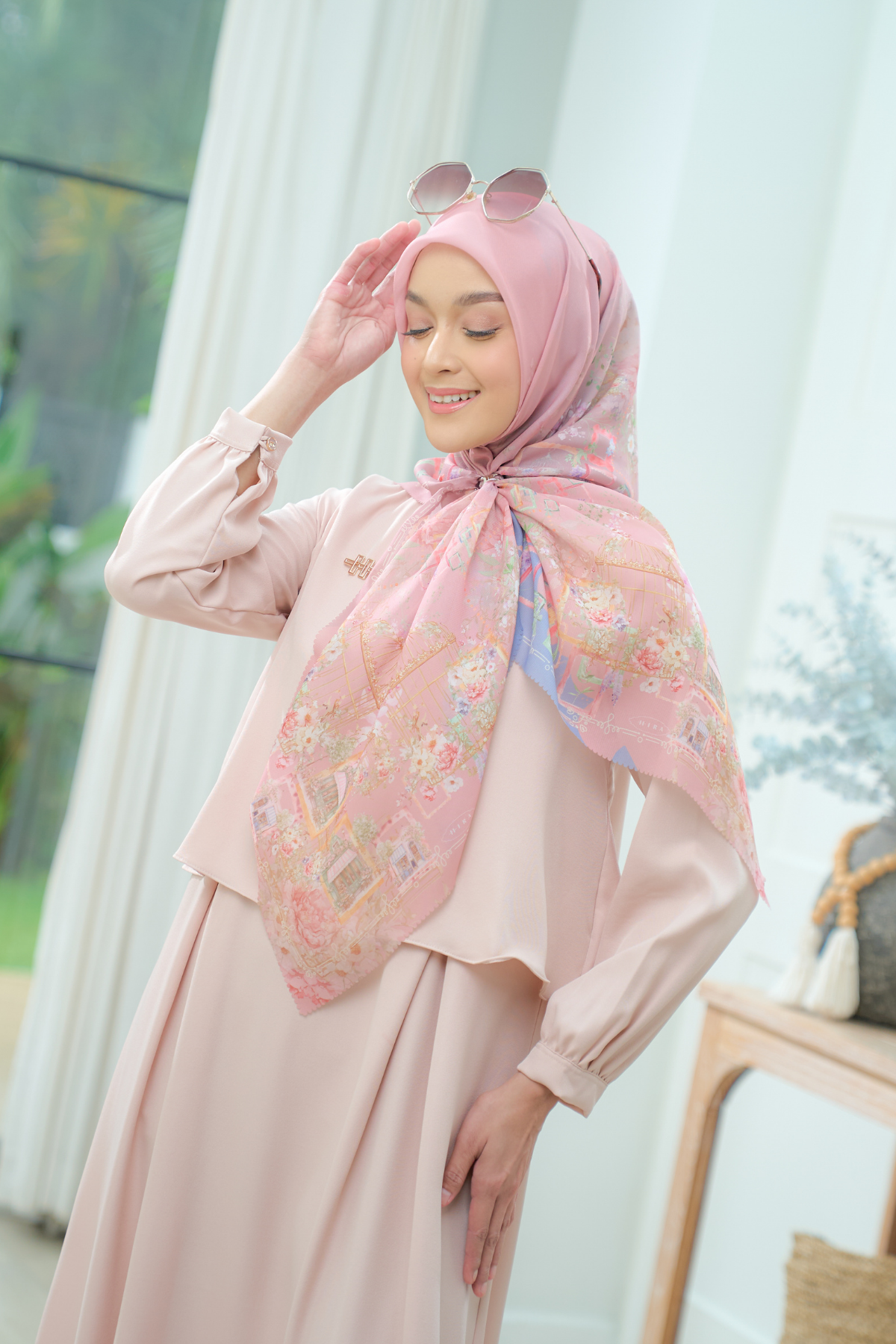 Nuri Scarf - NU33.5 NY33.5 NH33.5 Blue Pink