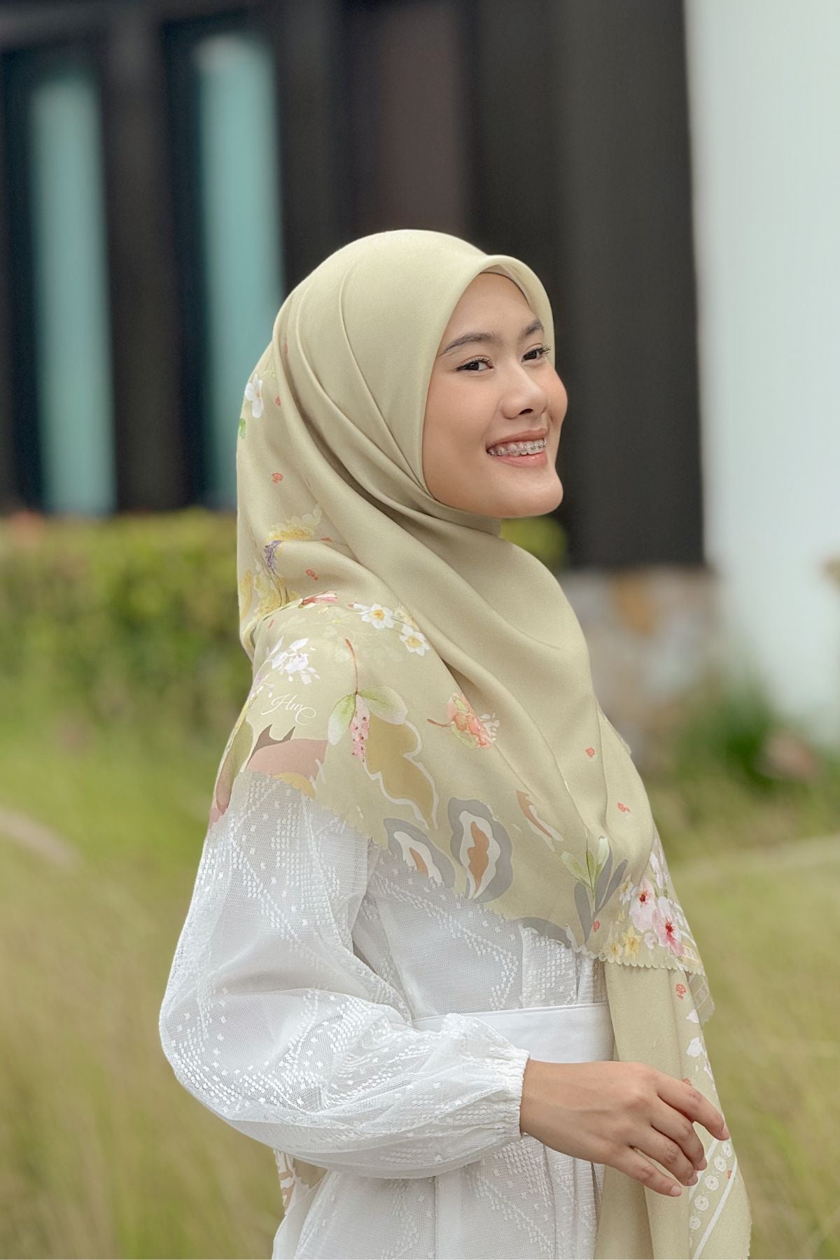 Daffodil - Scarf Square Premium Polycotton XL - Greeny Cream - JD14.4