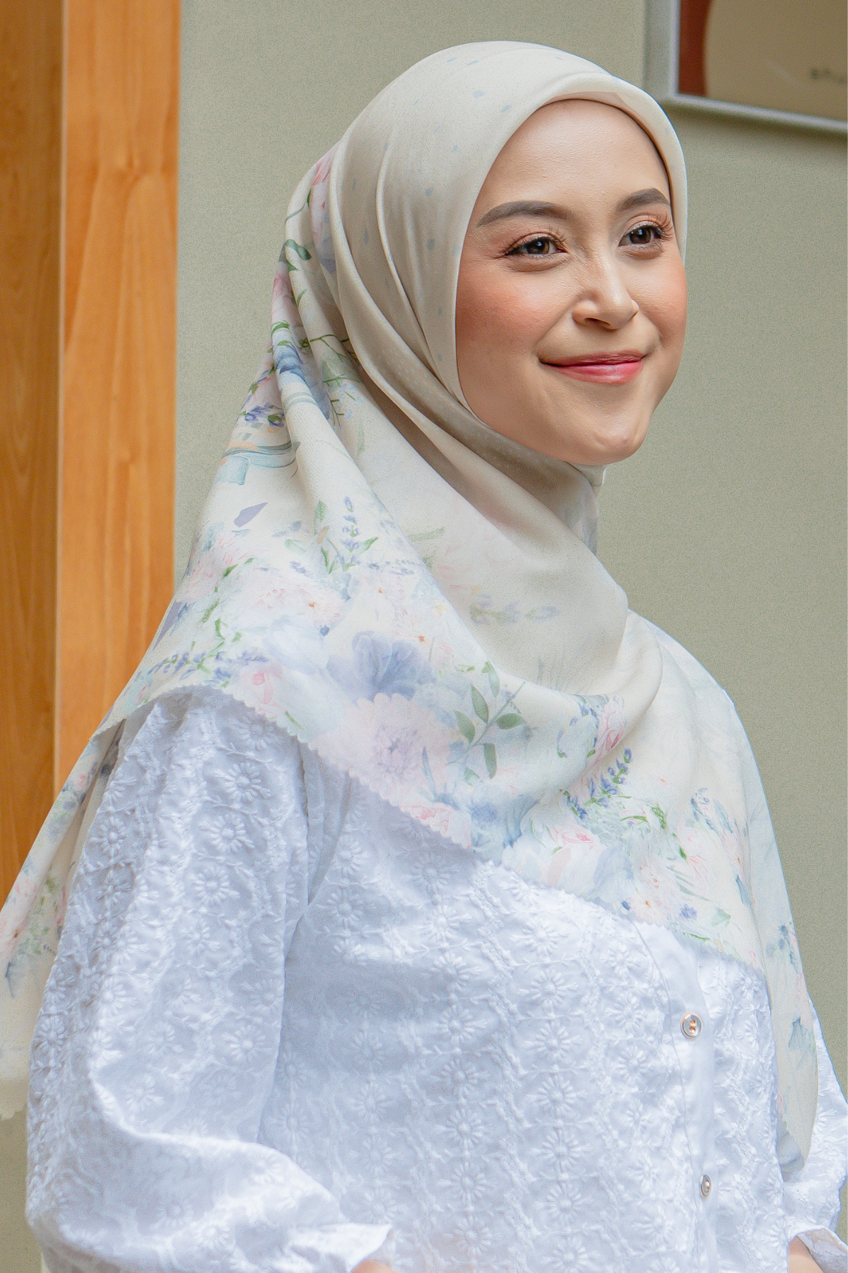 Dahlia - Scarf Square British Voal | Sunny Cream - LIA7.4