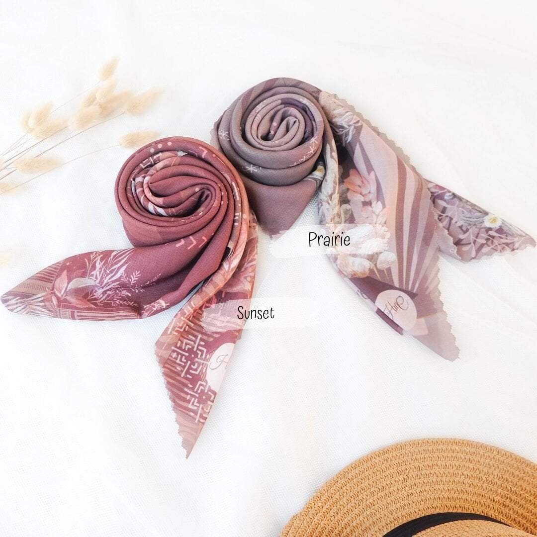 Segiempat Grassland Scarf - GL93.5 Sunset