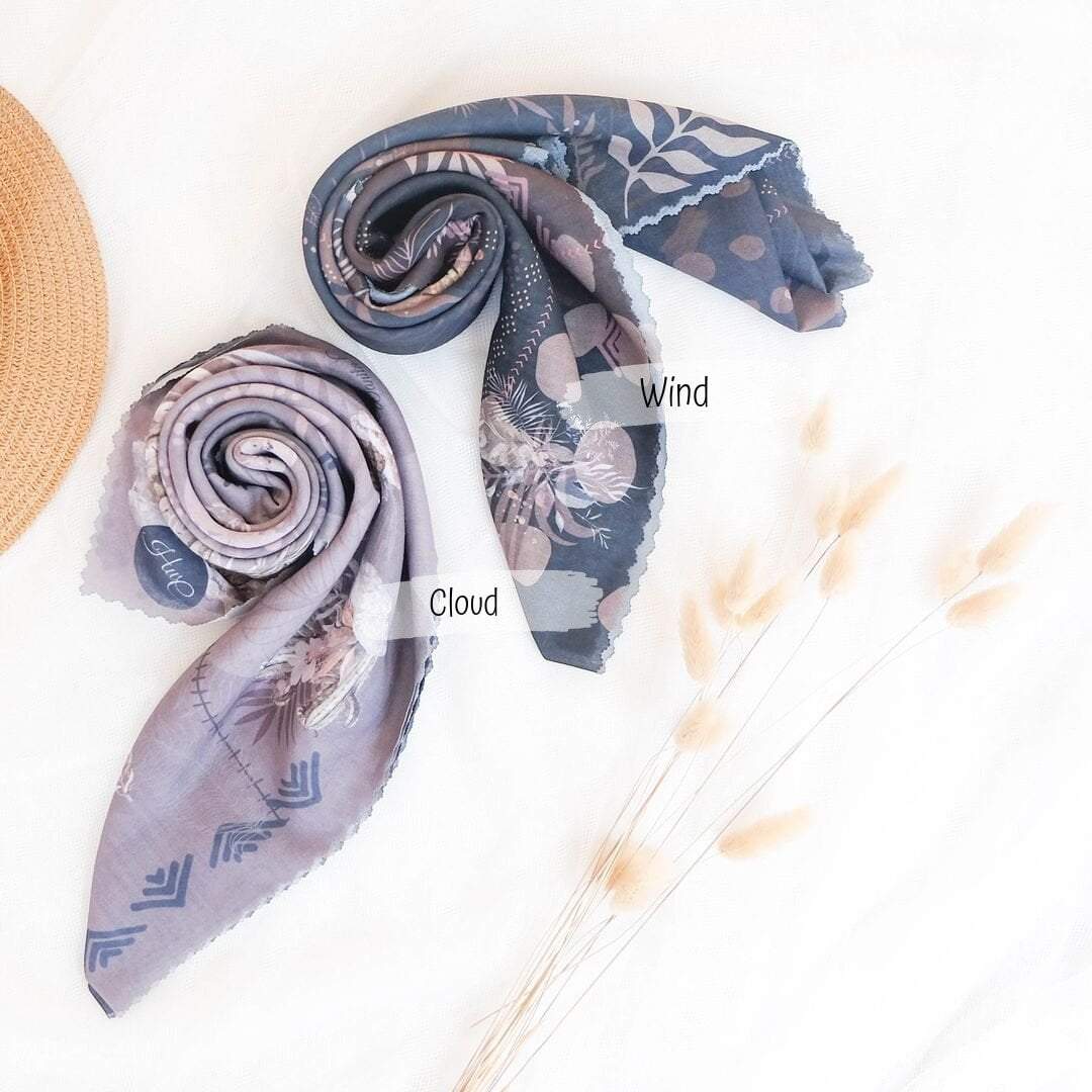 Segiempat Grassland Scarf - GL93.4 Cloud