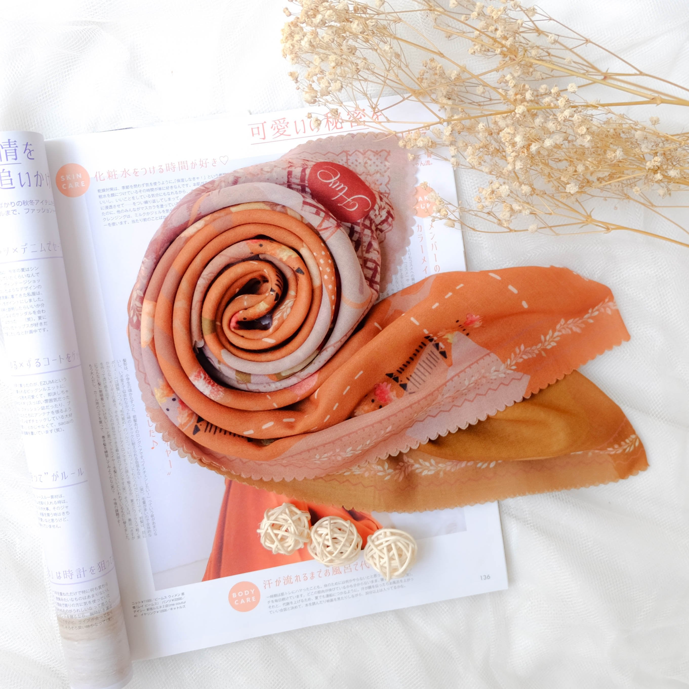 Segiempat Lamina Scarf  - NA12.5 Apricot