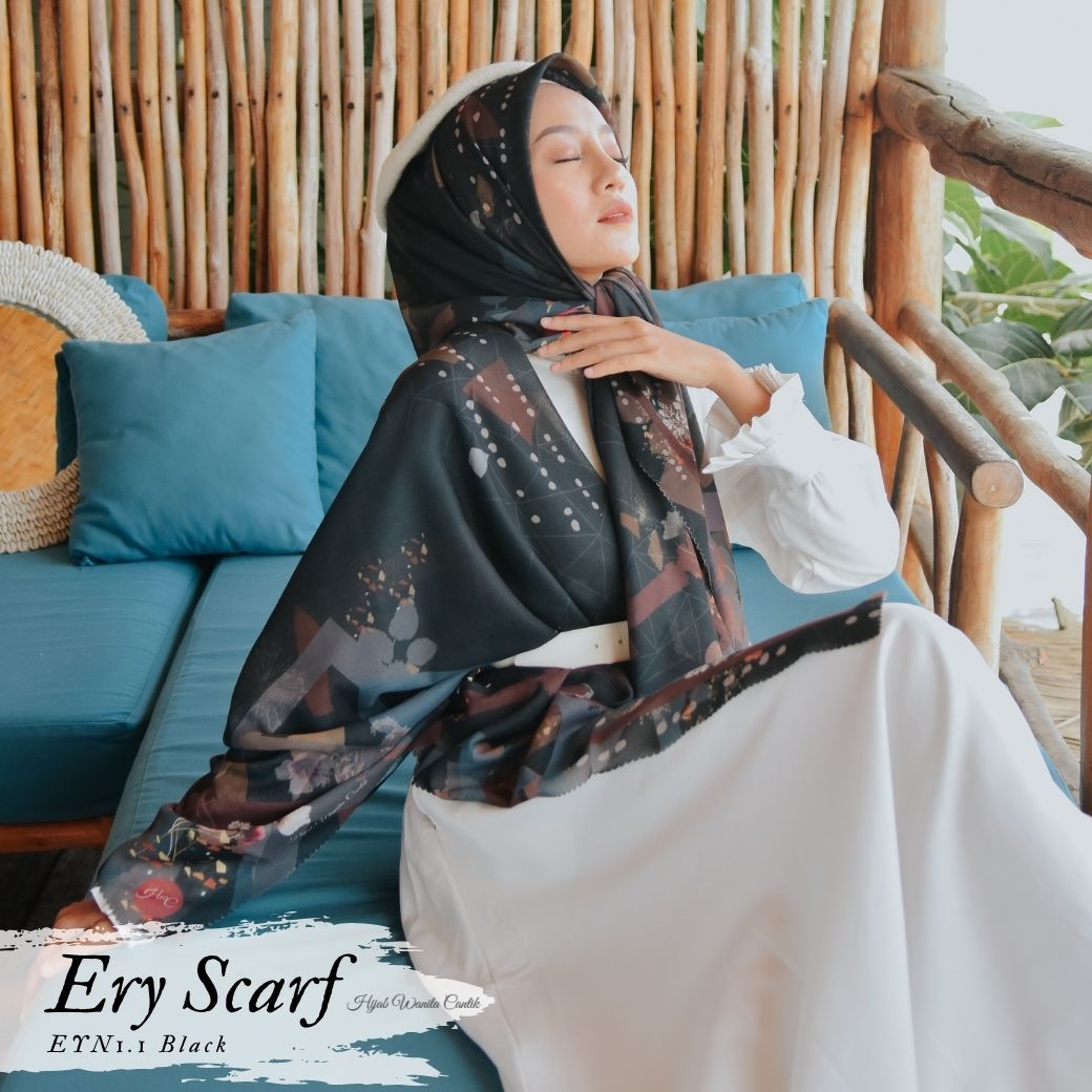 Segiempat Ery Scarf - EYN1.1 Black