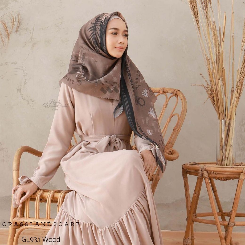 Segiempat Grassland Scarf - GL93.1 Wood