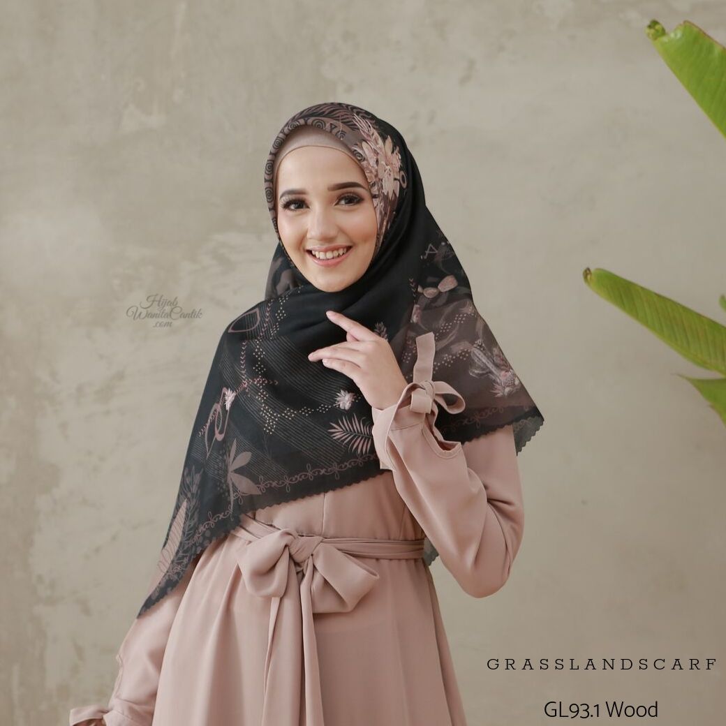 Segiempat Grassland Scarf - GL93.1 Wood