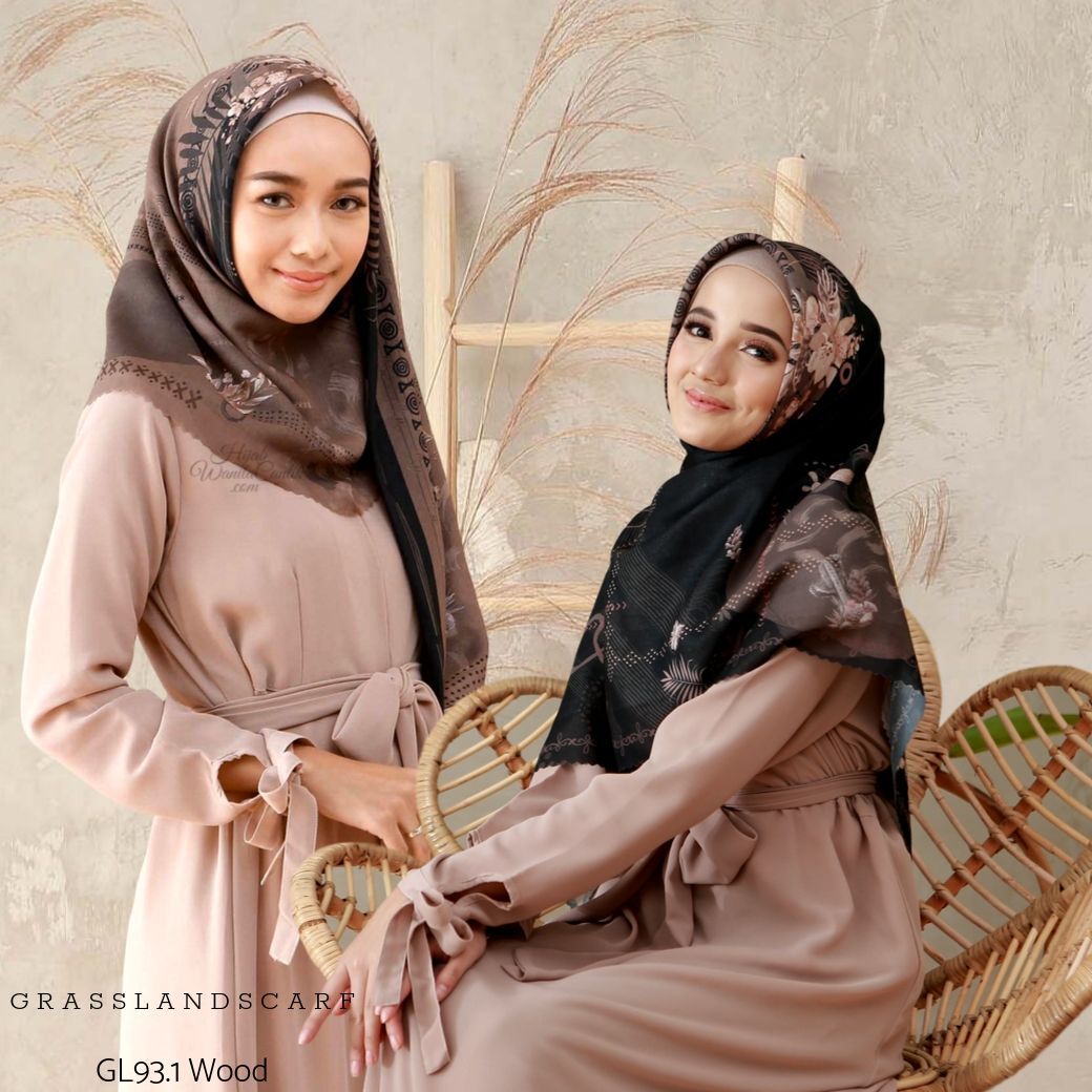 Segiempat Grassland Scarf - GL93.1 Wood