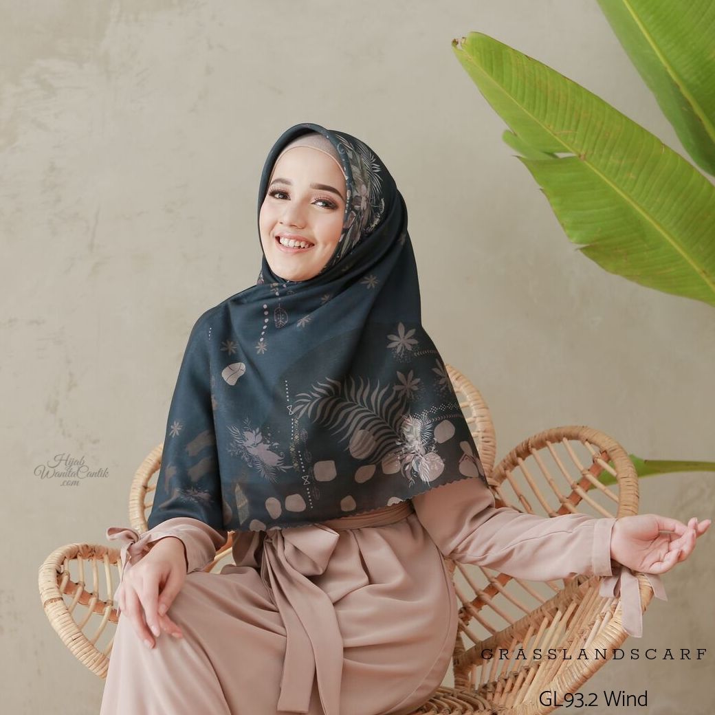 Segiempat Grassland Scarf - GL93.2 Wind