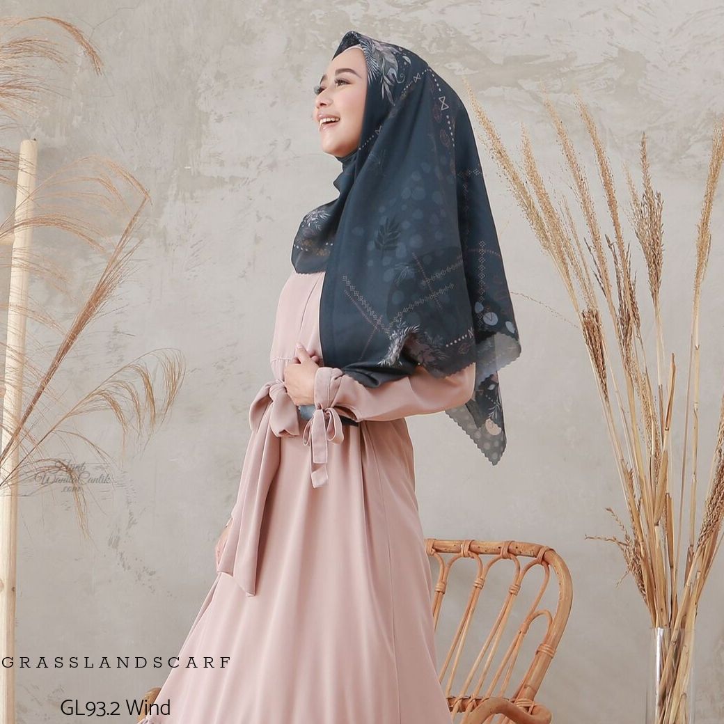 Segiempat Grassland Scarf - GL93.2 Wind