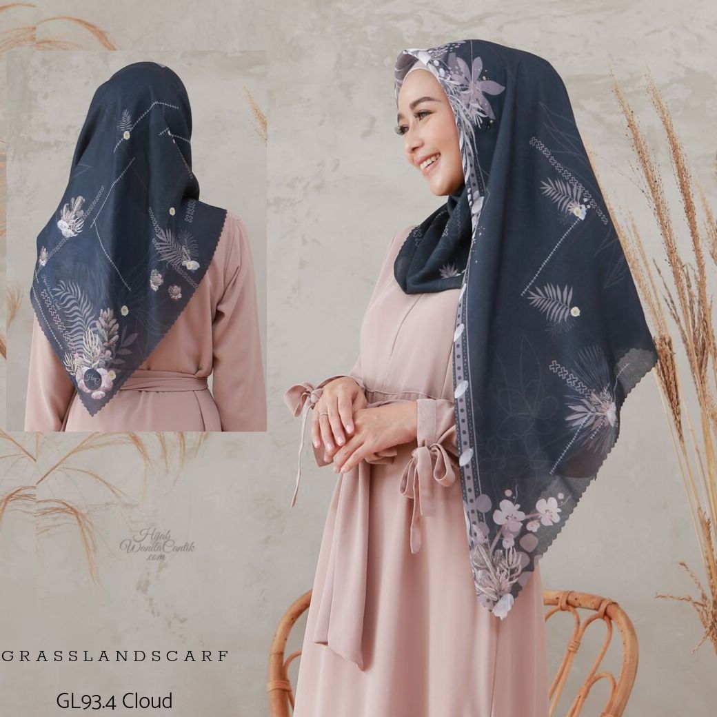 Segiempat Grassland Scarf - GL93.4 Cloud