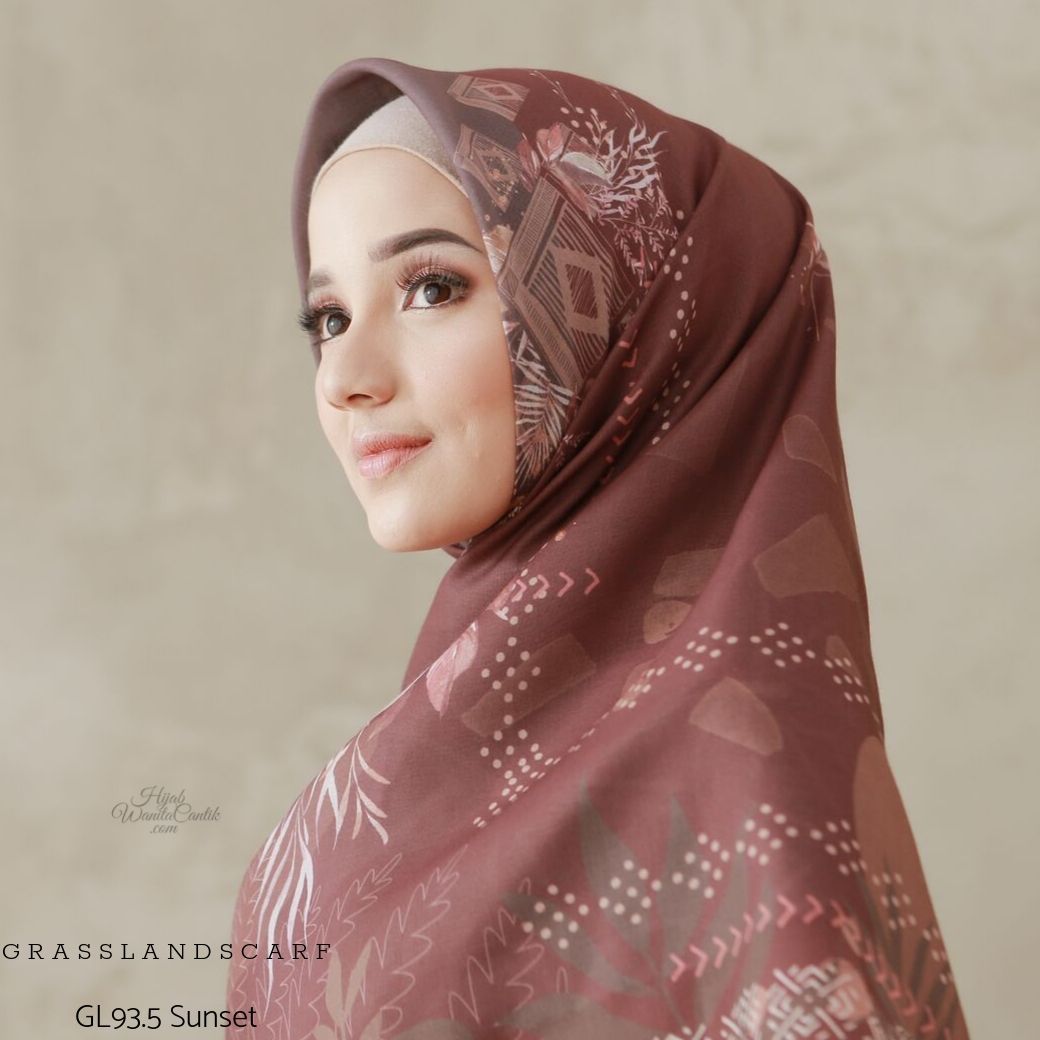 Segiempat Grassland Scarf - GL93.5 Sunset