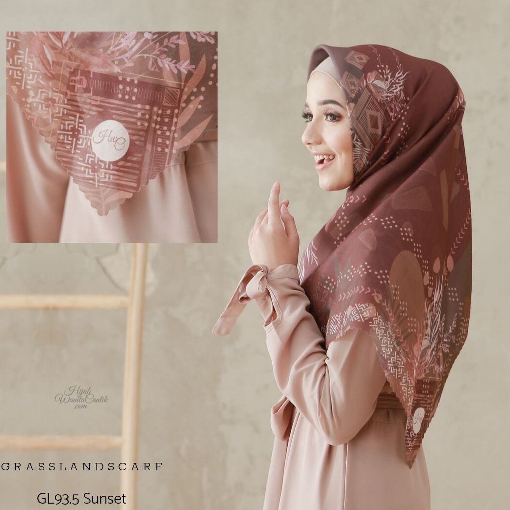 Segiempat Grassland Scarf - GL93.5 Sunset