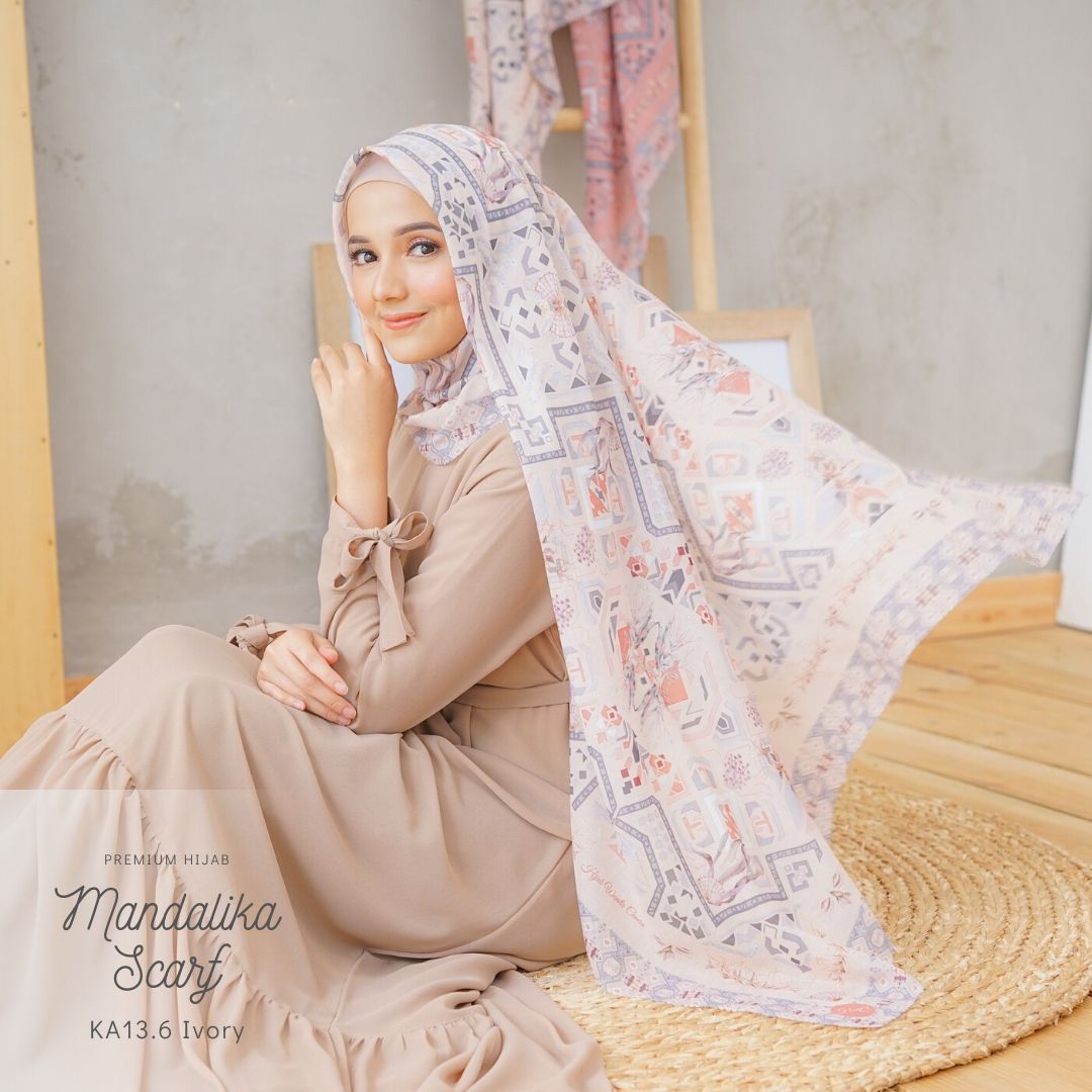 Segiempat Mandalika Scarf - KA13.6 Ivory