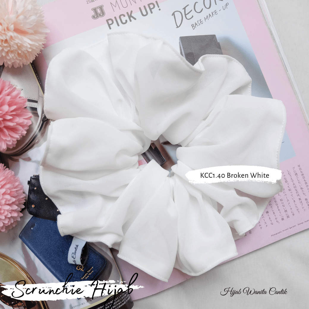 Scrunchie Hijab Cerutti Ikat Rambut Anti Pusing KCC1.40 Broken White