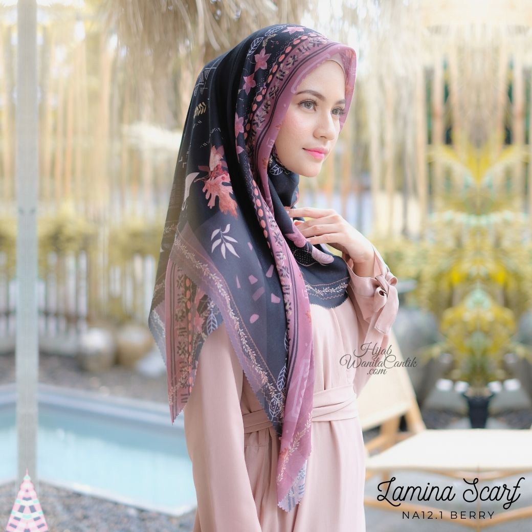 Segiempat Lamina Scarf  - NA12.1 Berry