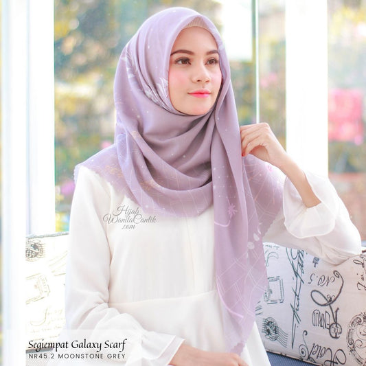 Segiempat Galaxy Scarf - NR45.2 Moonstone Grey