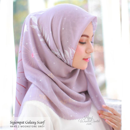 Segiempat Galaxy Scarf - NR45.2 Moonstone Grey