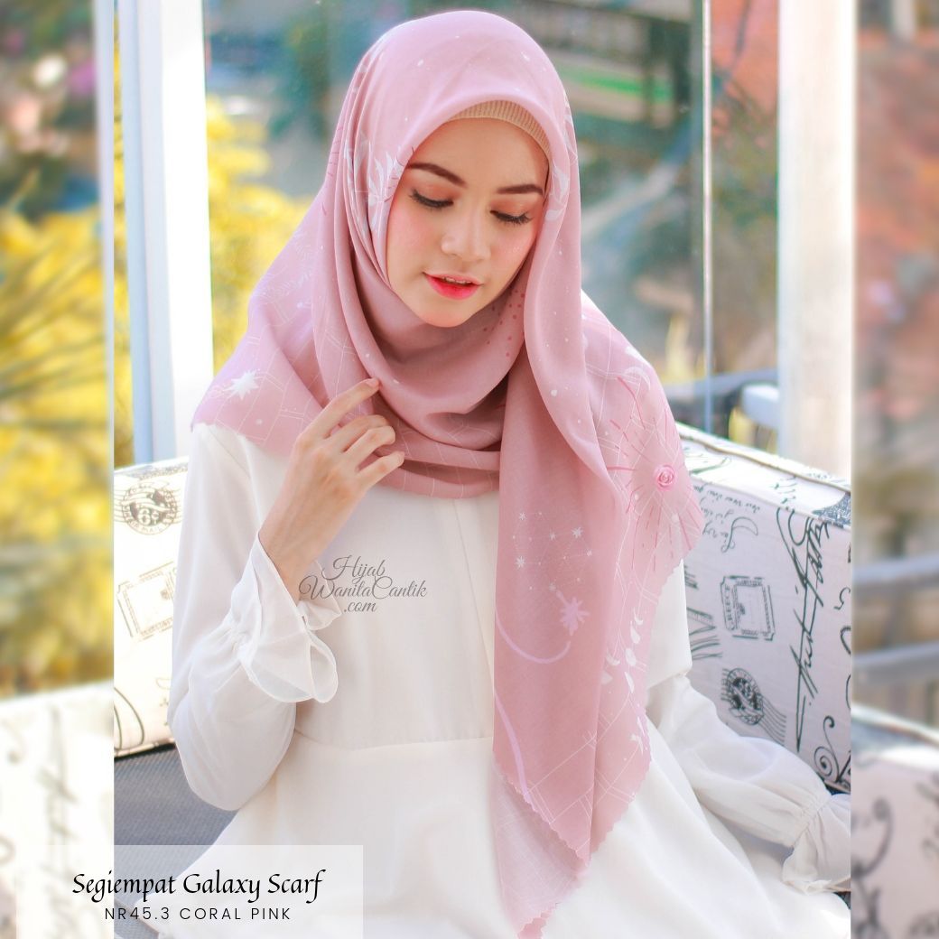 Segiempat Galaxy Scarf - NR45.3 Coral pink