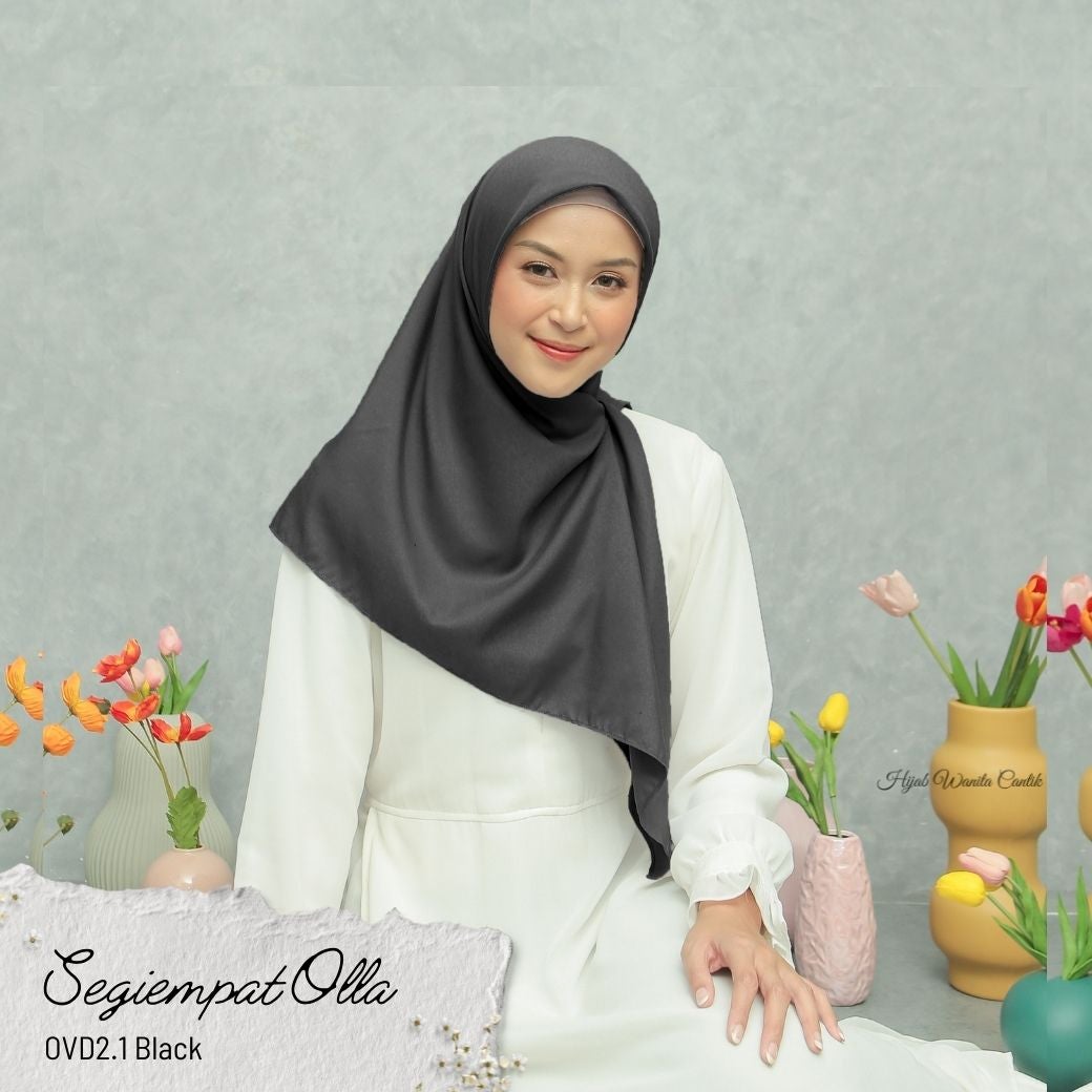 Segiempat Olla Scarf - OVD2.1 Black