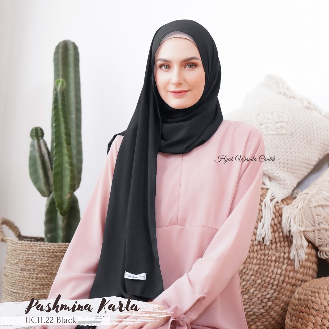 Pashmina Karla (dengan kancing) - UC11.22 Black