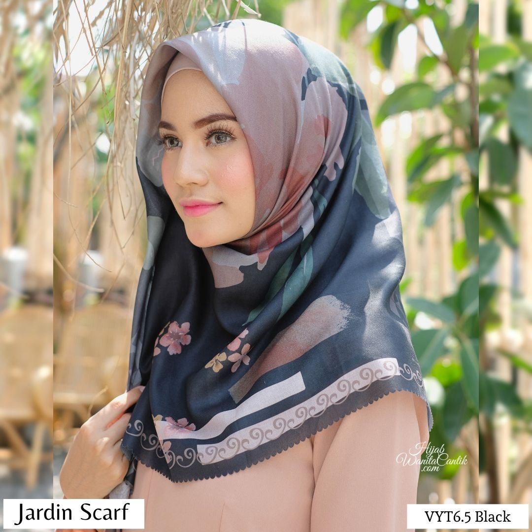 Jardin Scarf  - VYT6.5 Black