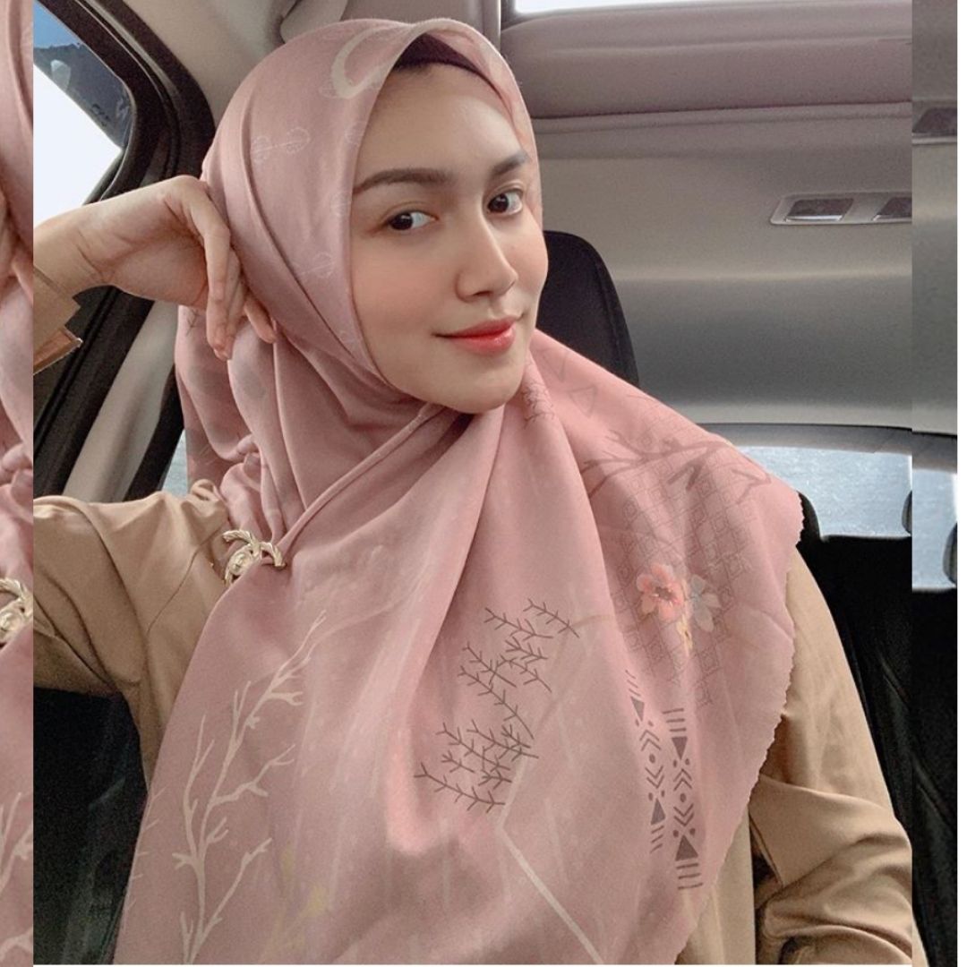 Kladea Scarf - LR10.4 Pedicel